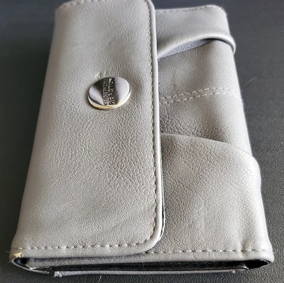 Kenneth Cole Reaction Wallet - Picture 5 of 6